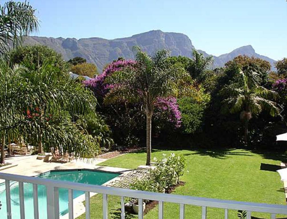 Constantia Valley Lodge Кейптаун Екстериор снимка