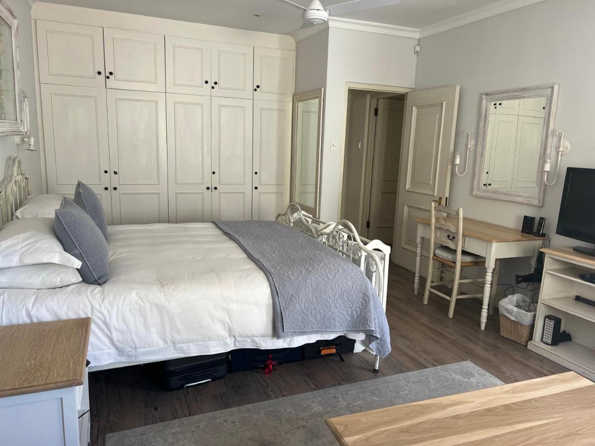 Constantia Valley Lodge Кейптаун Екстериор снимка